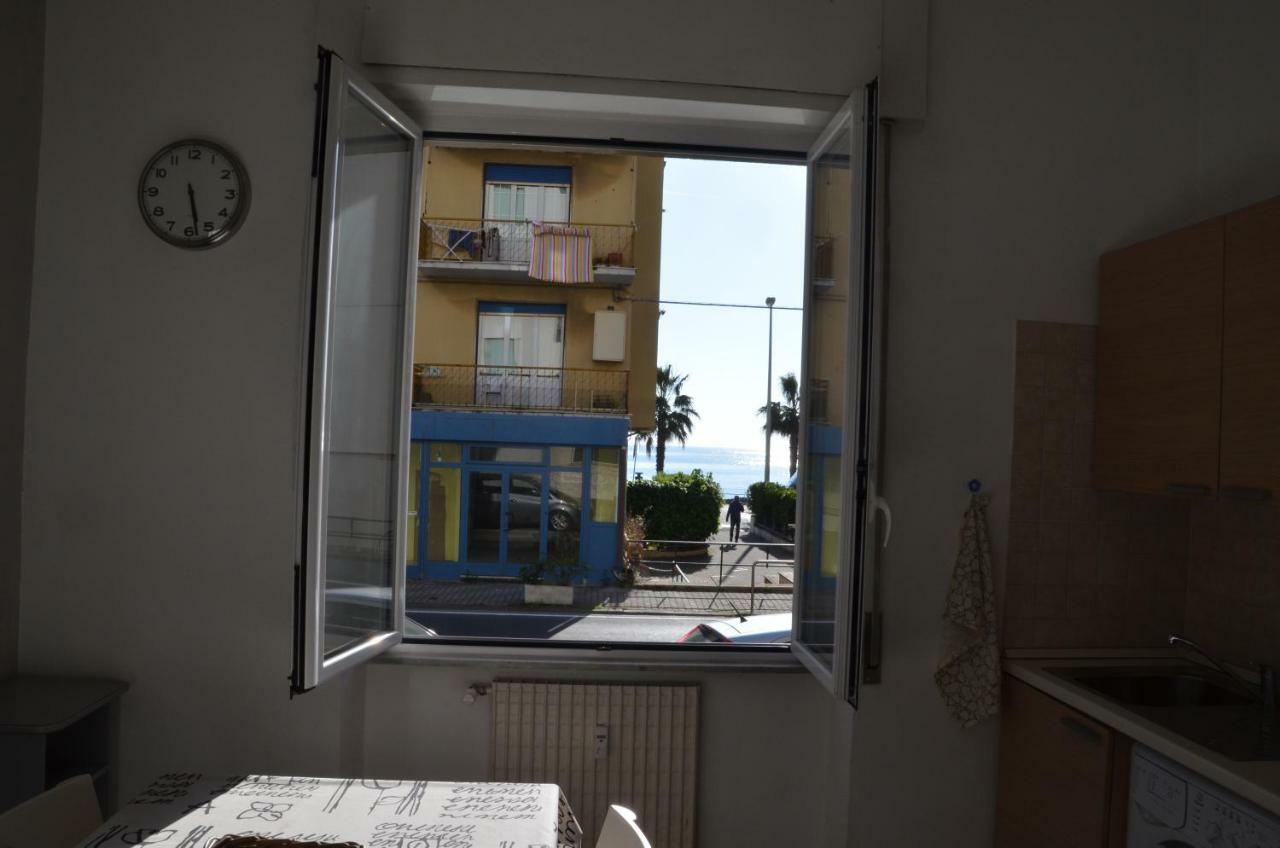 A Due Passi Dal Mare Διαμέρισμα Σέστρι Λεβάντε Εξωτερικό φωτογραφία